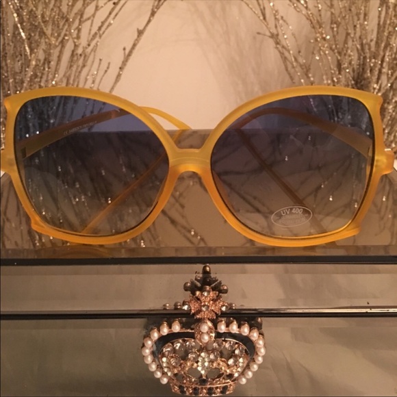 Accessories - Mustard Yellow Sunglasses✨✨